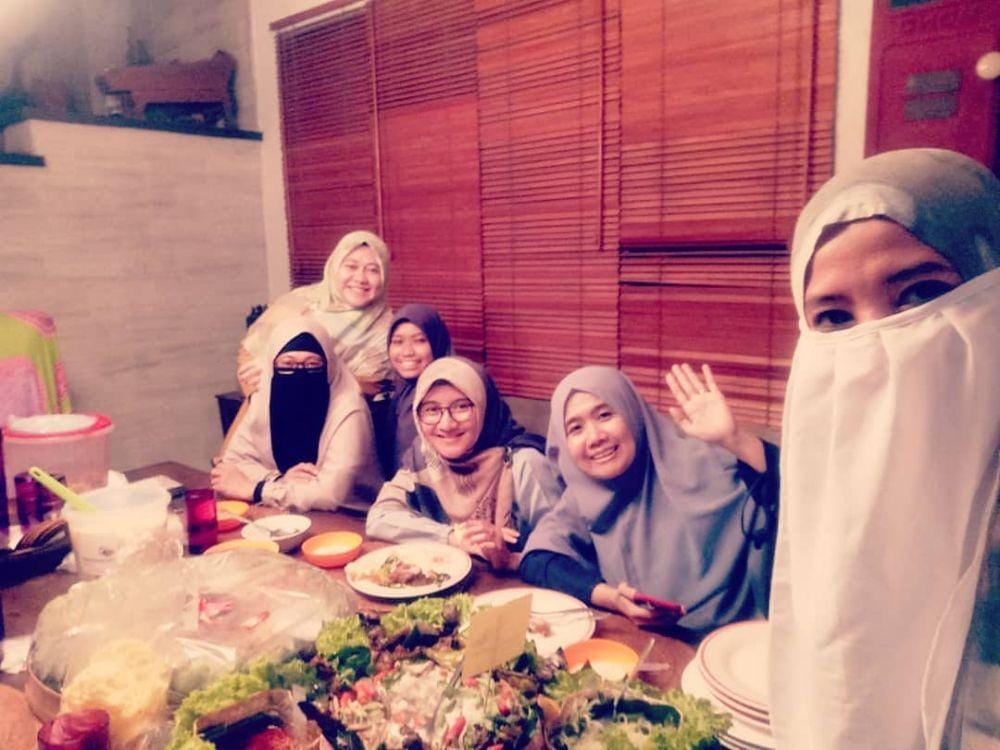 Instagram.com/peggymelatisukmakhadija