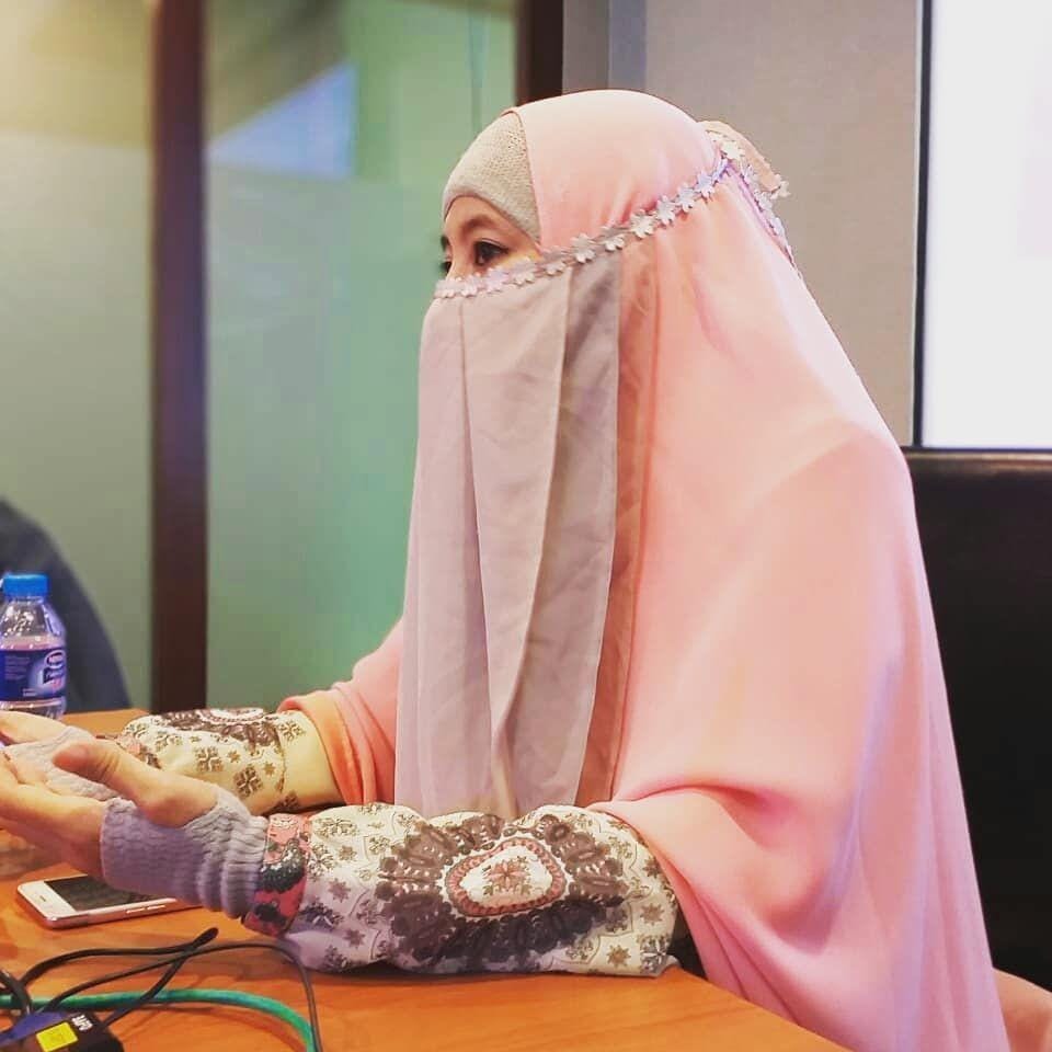 Instagram.com/peggymelatisukmakhadija