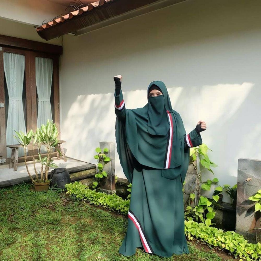 Instagram.com/peggymelatisukmakhadija