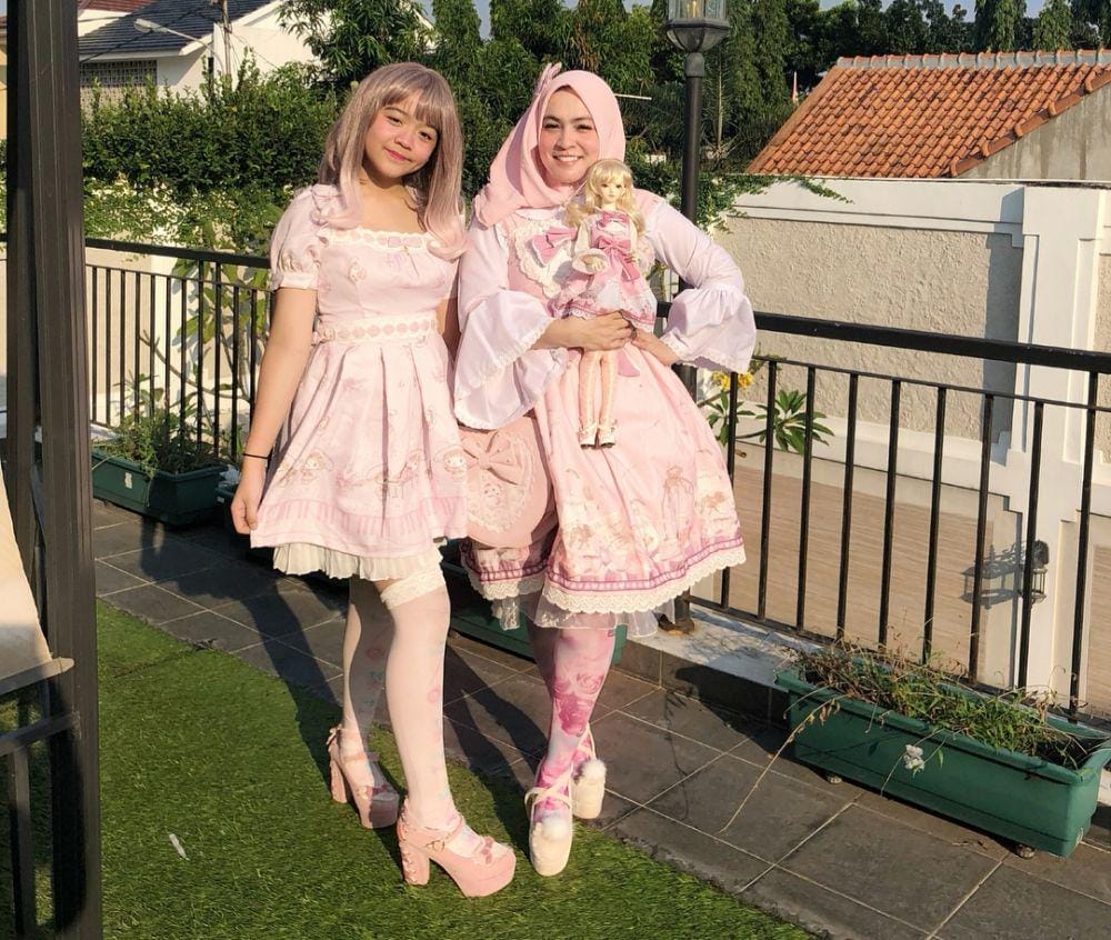 instagram.com/astridkuya