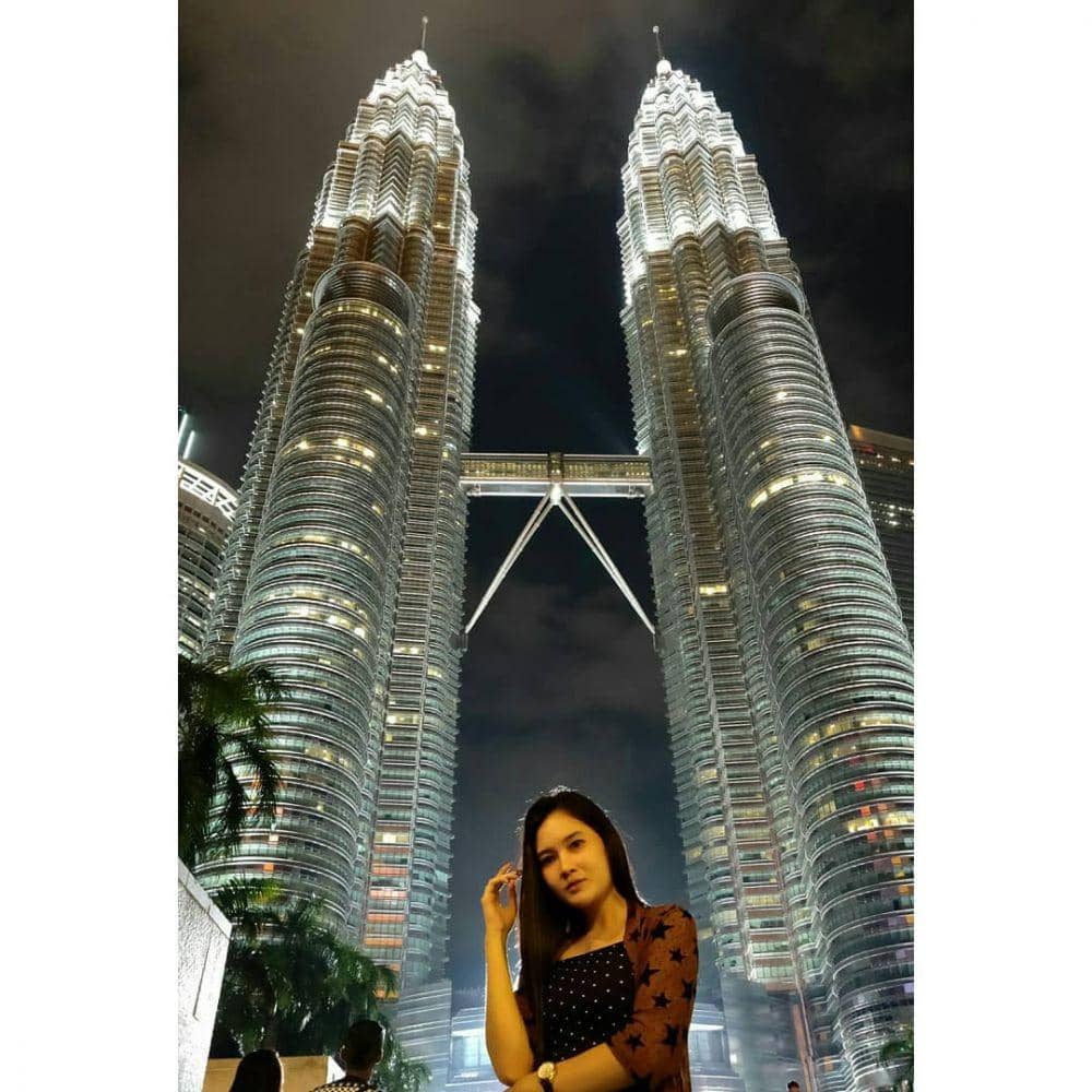 instagram.com/nellakharisma