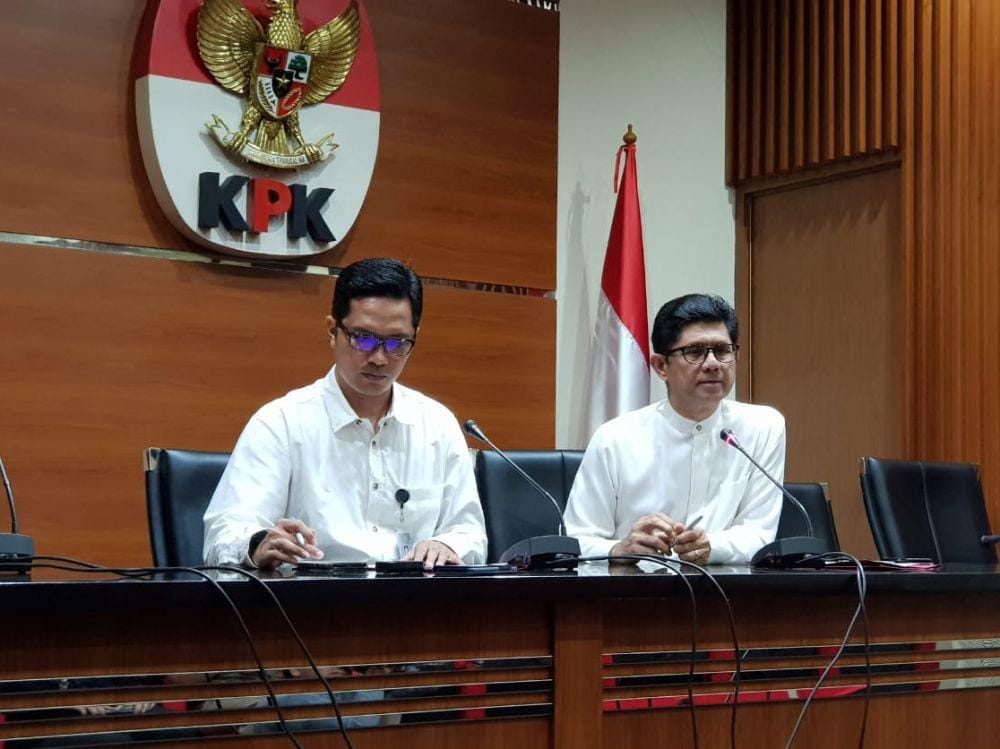 (Juru bicara KPK Febri Diansyah <kiri> dan Wakil Ketua KPK Laode M Syarif <kanan>) IDN Times/Santi Dewi