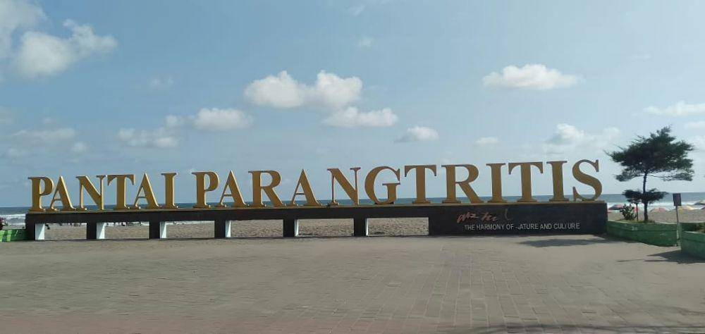 Pantai Parangtritis Bantul. IDN Times/Daruwaskita