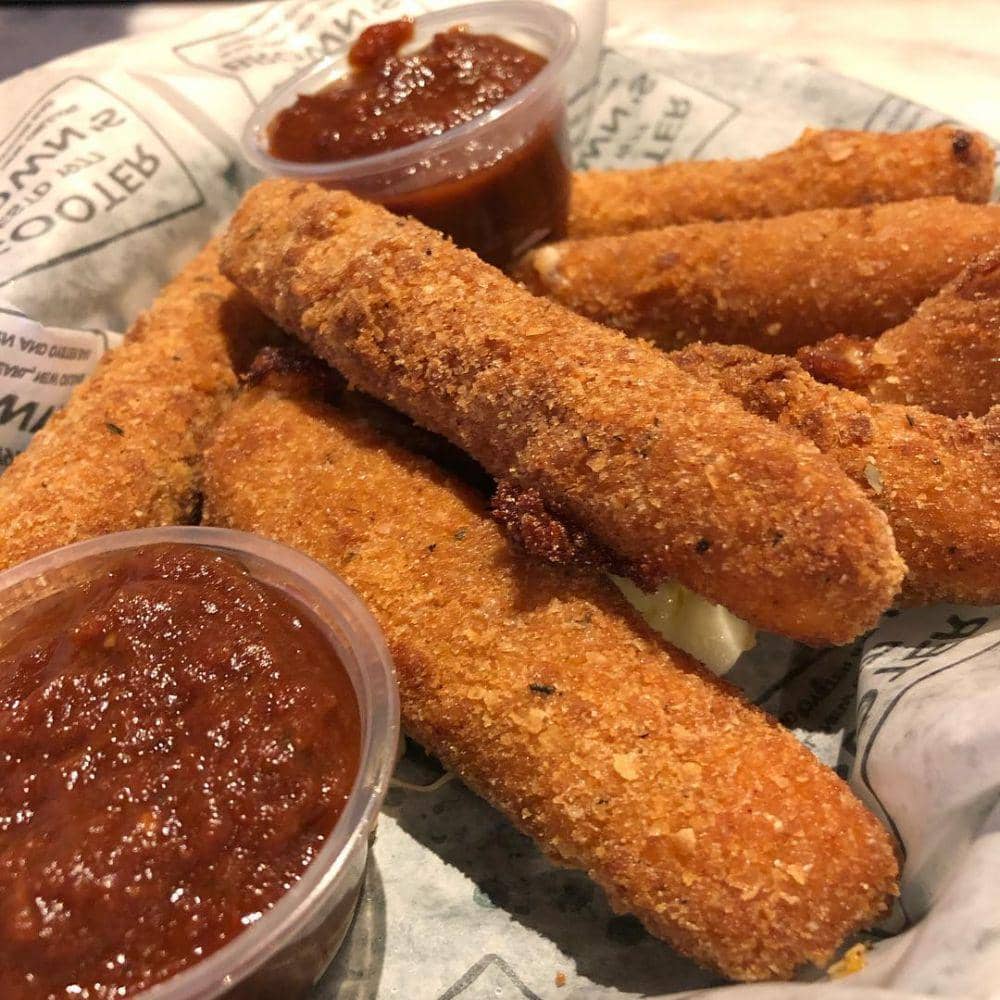 Instagram/ krewedemozzstick