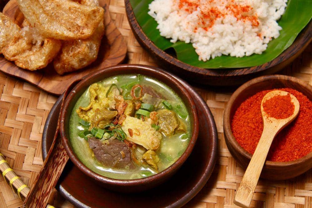 shutterstock.com/ariyanitedjo