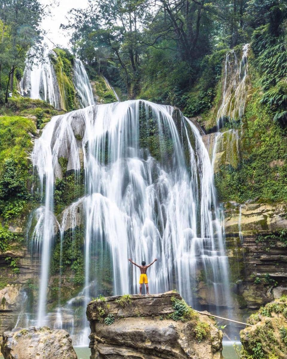 instagram.com/indonesiajuaratrip