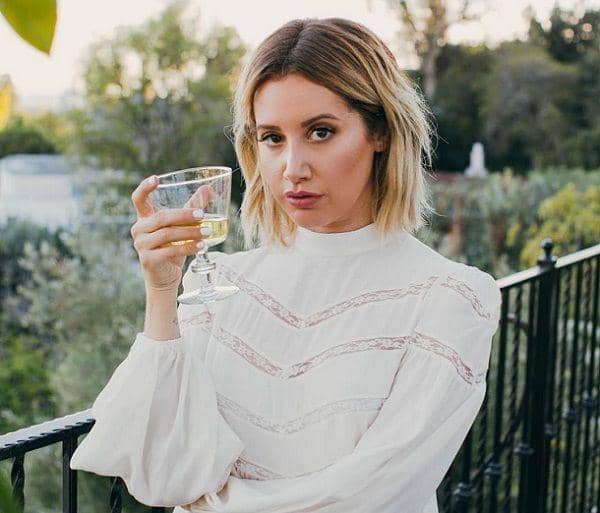 instagram.com/ashleytisdale