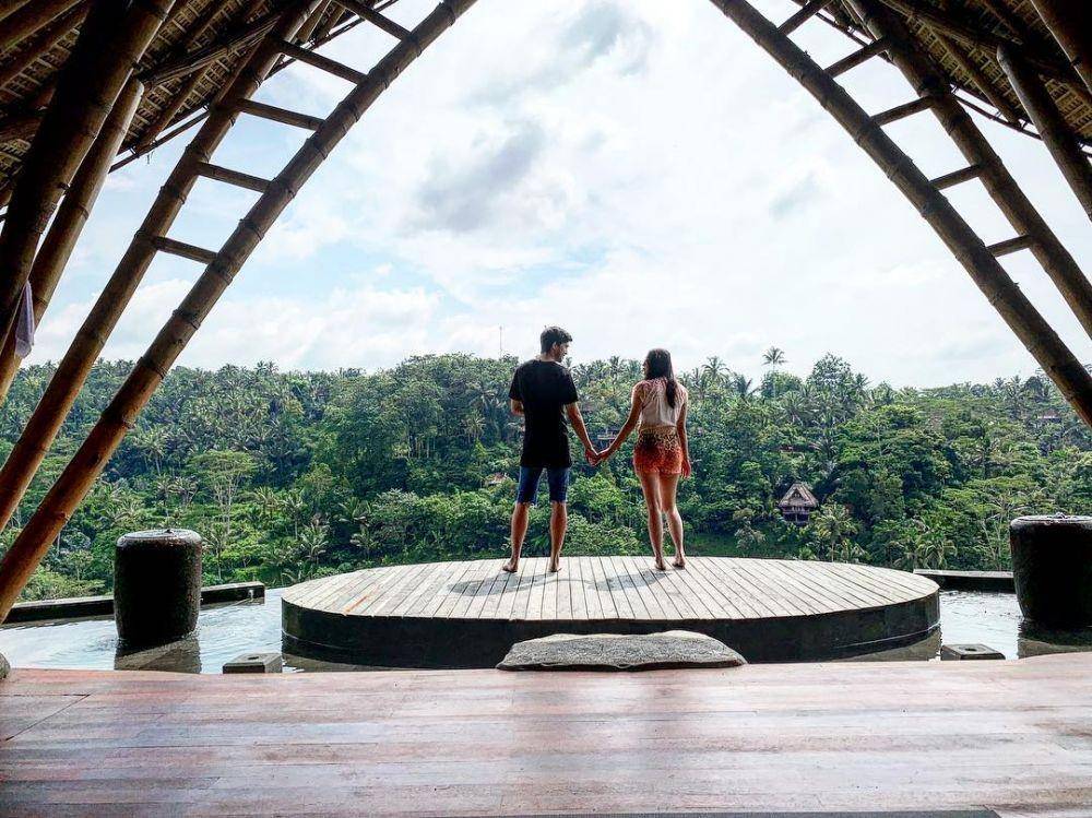 instagram.com/aurakasih