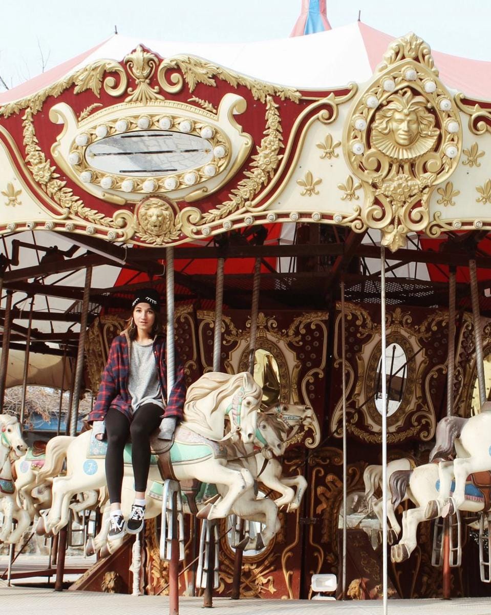 hallaroundtheworld.com