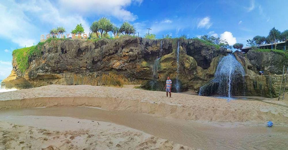 instagram.com/mirip_mantan