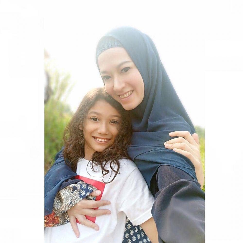 instagram.com/lyravirna