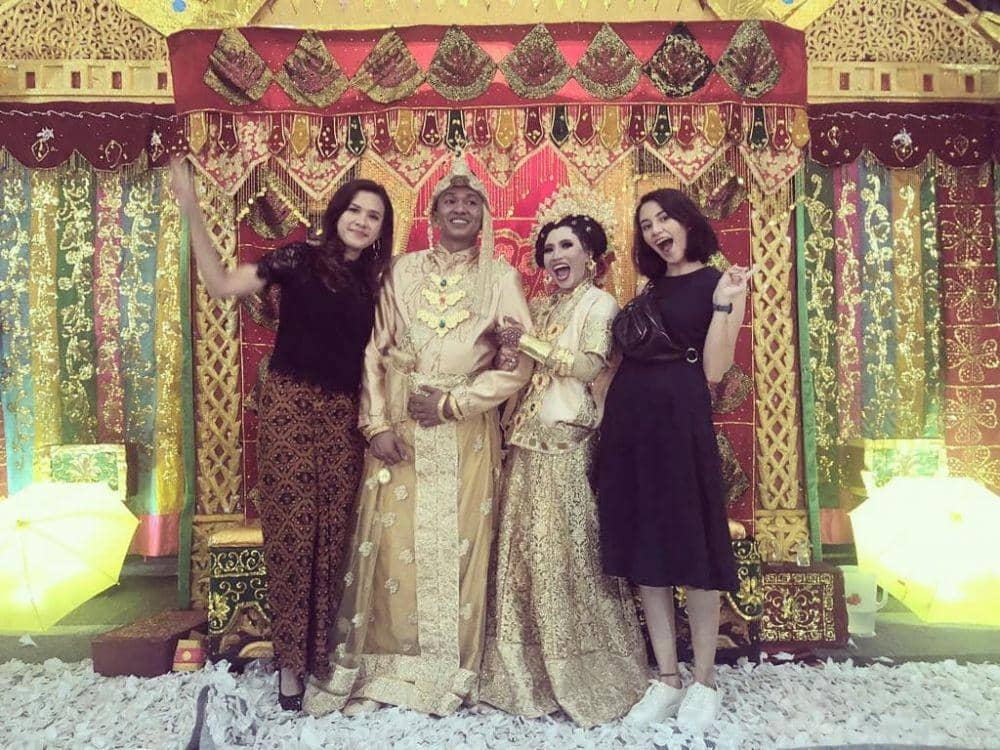 instagram.com/dahliachr