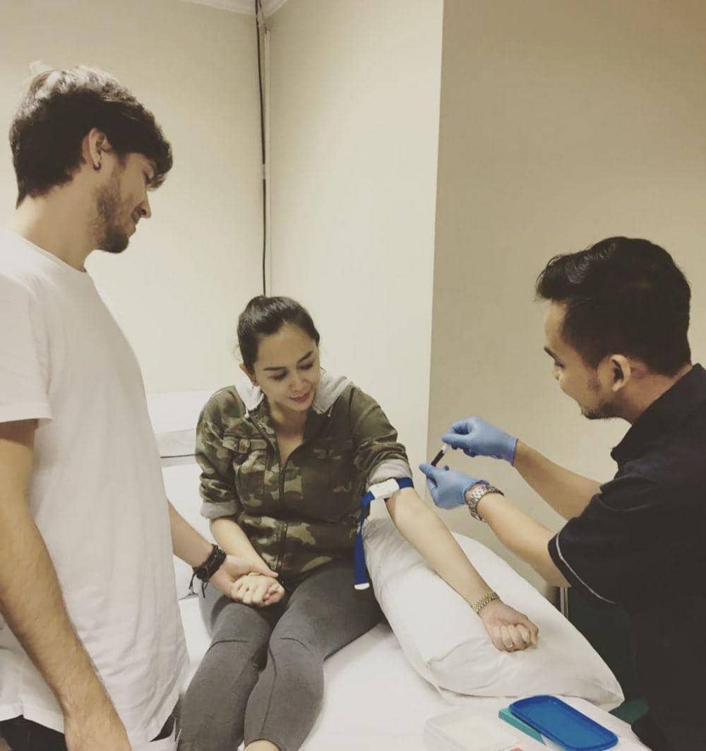 instagram.com/aurakasih/