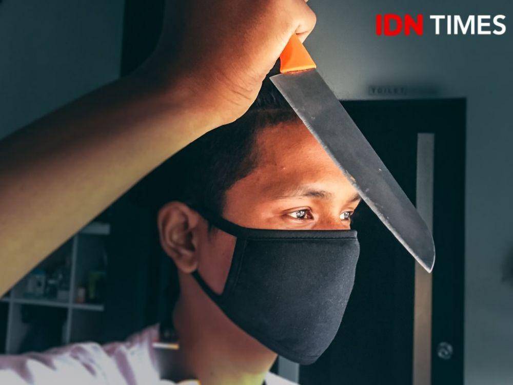 Ilustrasi pembacokan. IDN Times/Reza Iqbal Ghafari