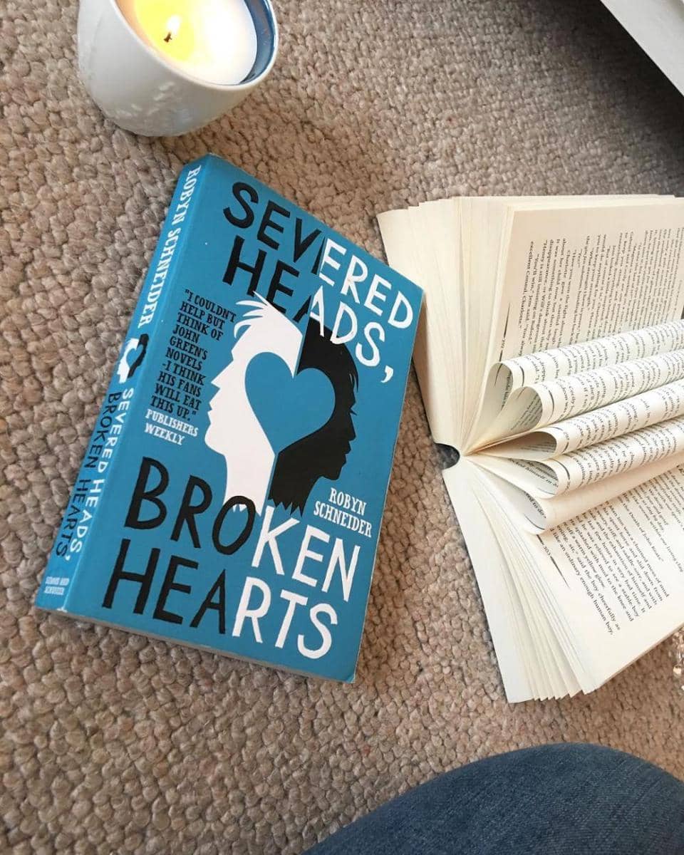 instagram.com/_beautyandthebooks_