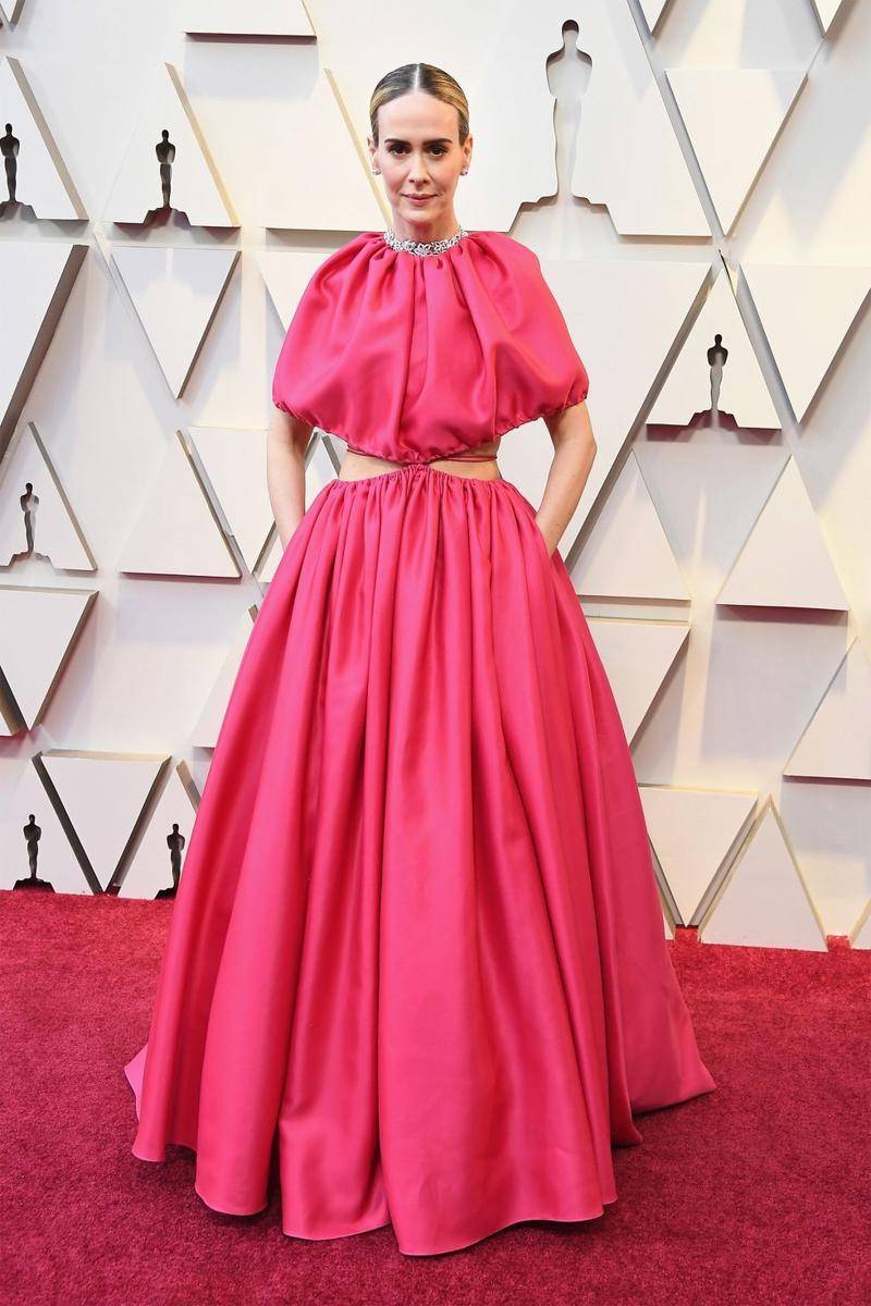 harpersbazaar.com