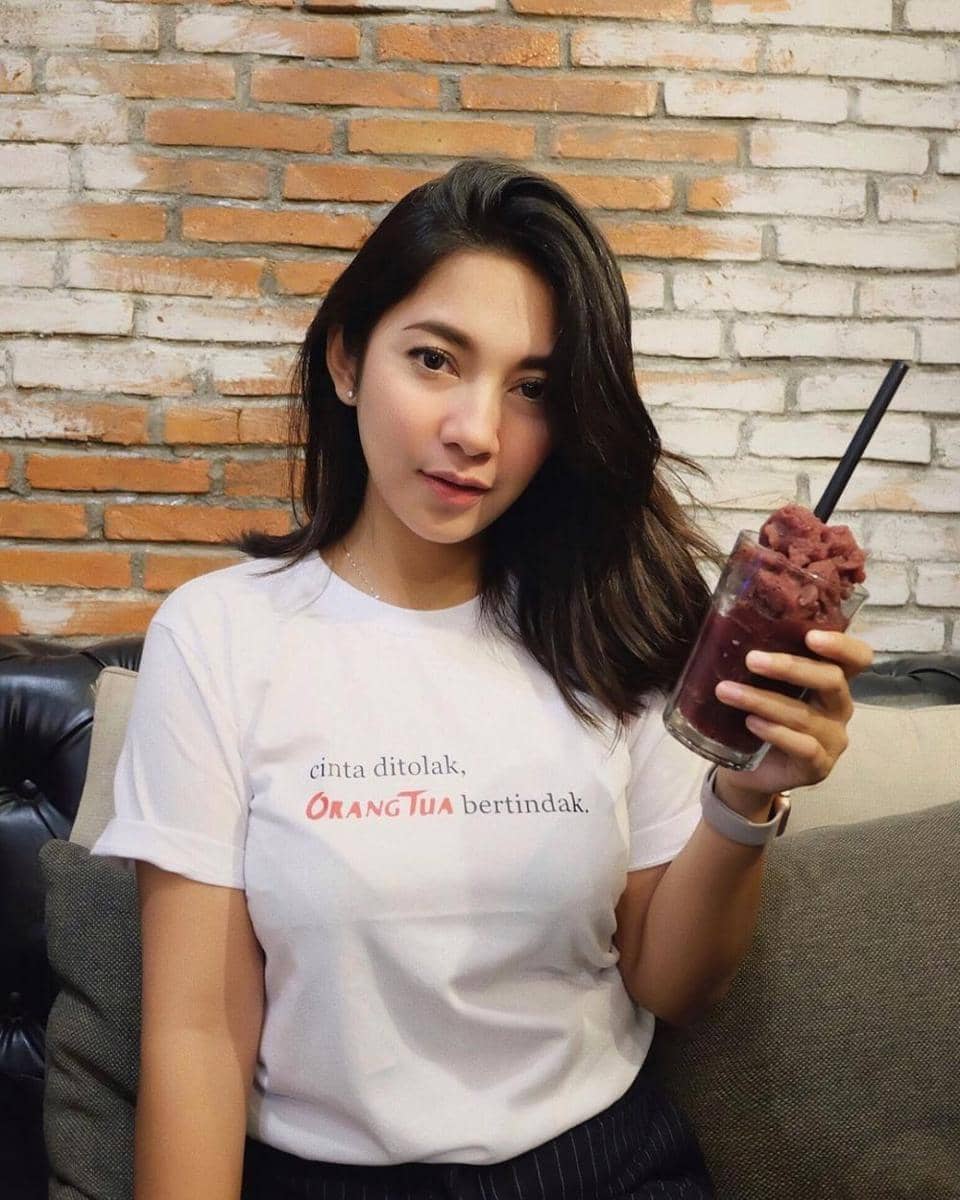 instagram.com/dindakirana.s