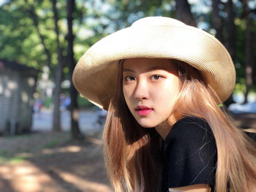 Instagram.com/roses_are_rosie