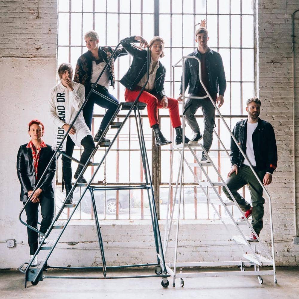 instagram.com/thechainsmokers