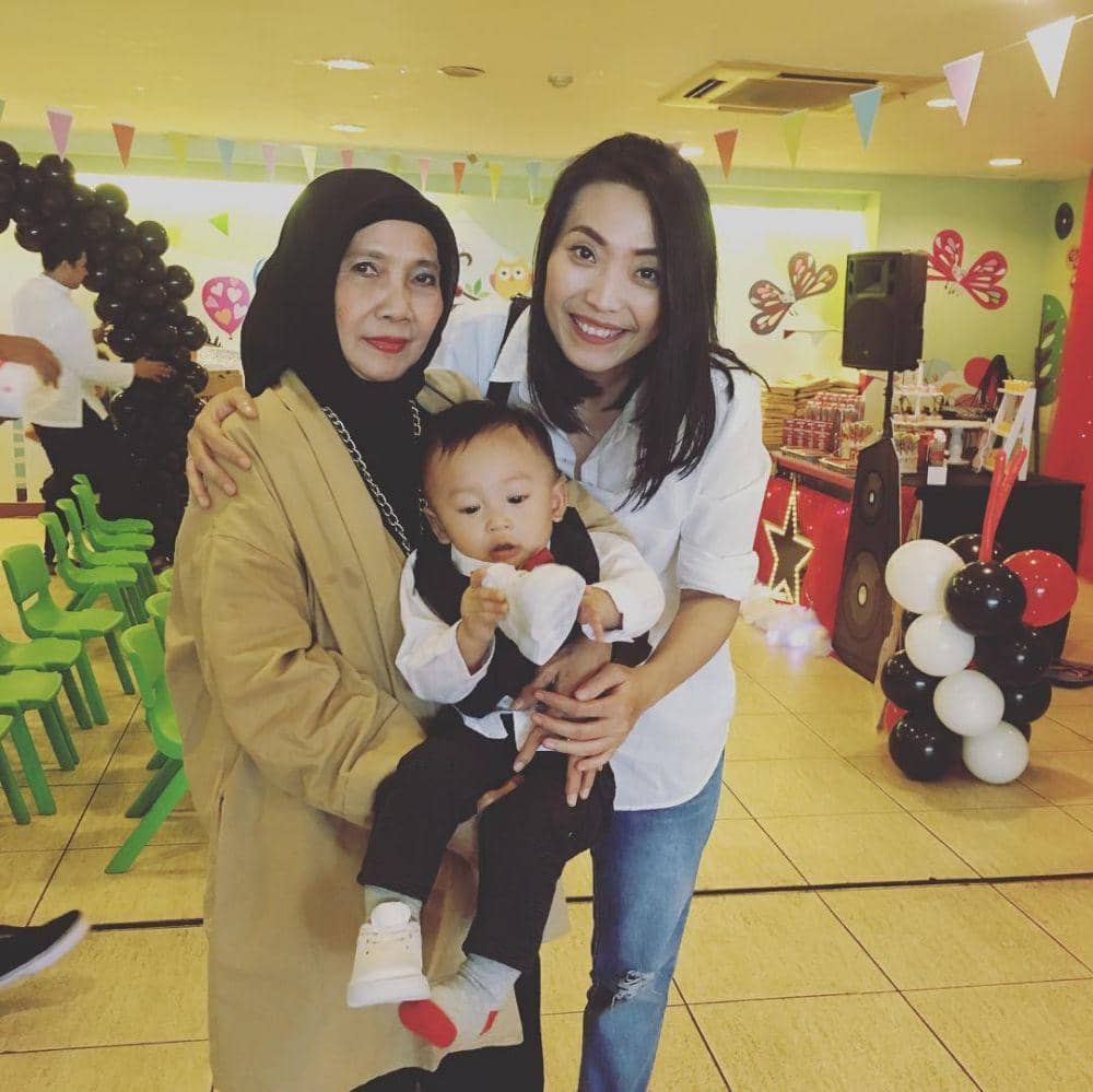 instagram.com/ayoe.purnamasari