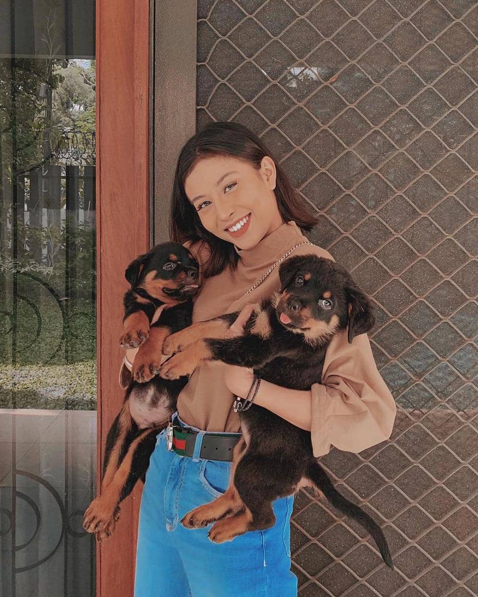 instagram.com/awkarin