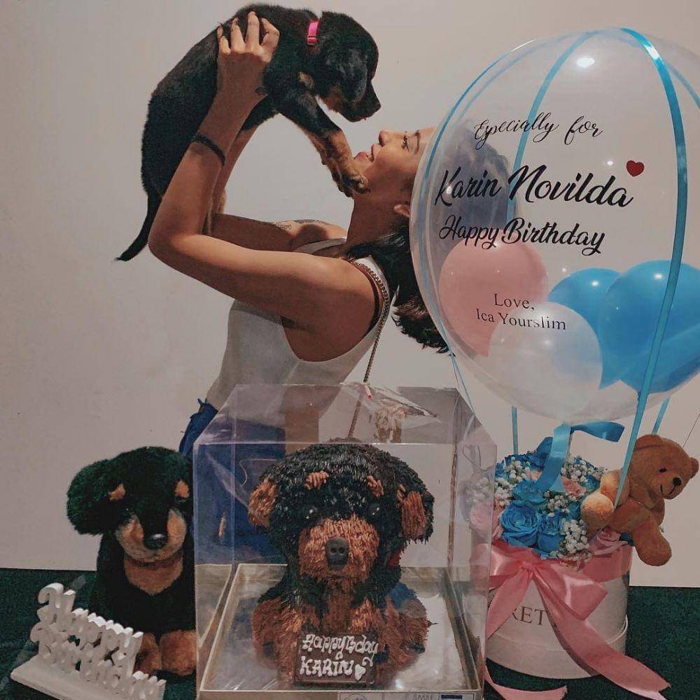 instagram.com/awkarin