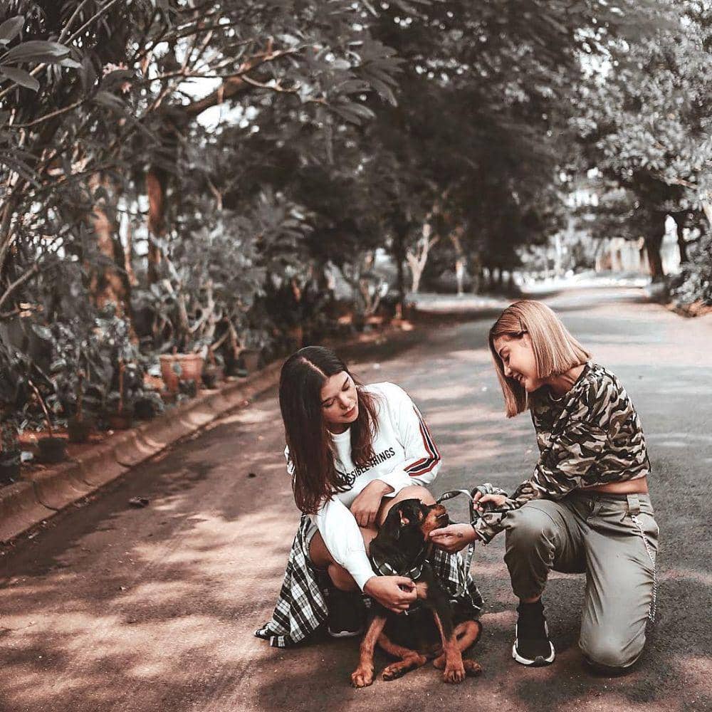 instagram.com/awkarin