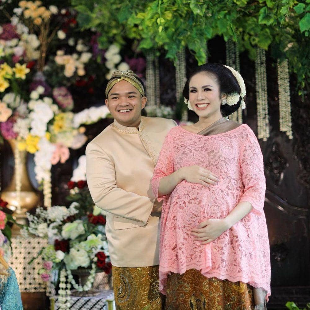 instagram.com/therealmomogeisha