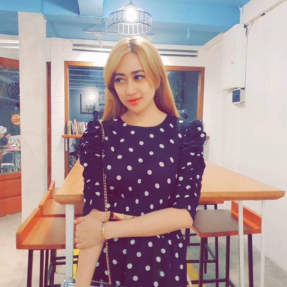 instagram.com/helmaliaputri