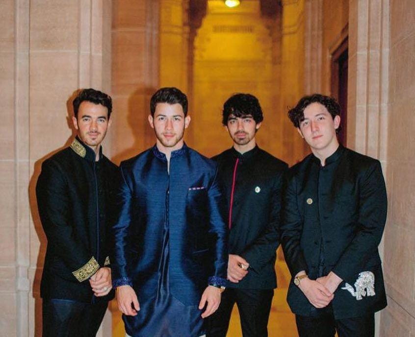 instagram.com/nickjonas