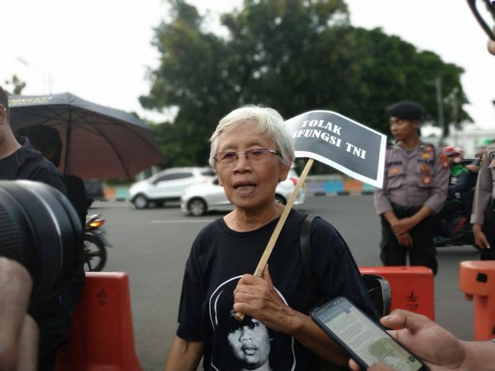 Ibu Sumarsih orang tua korban pelanggaran HAM masa lalu (IDN Times/Axel Jo Harianja)