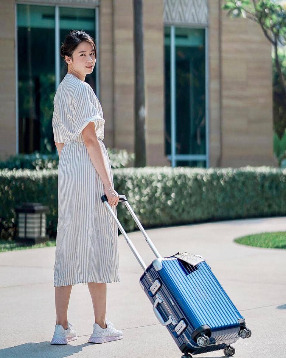 instagram.com/laurabas