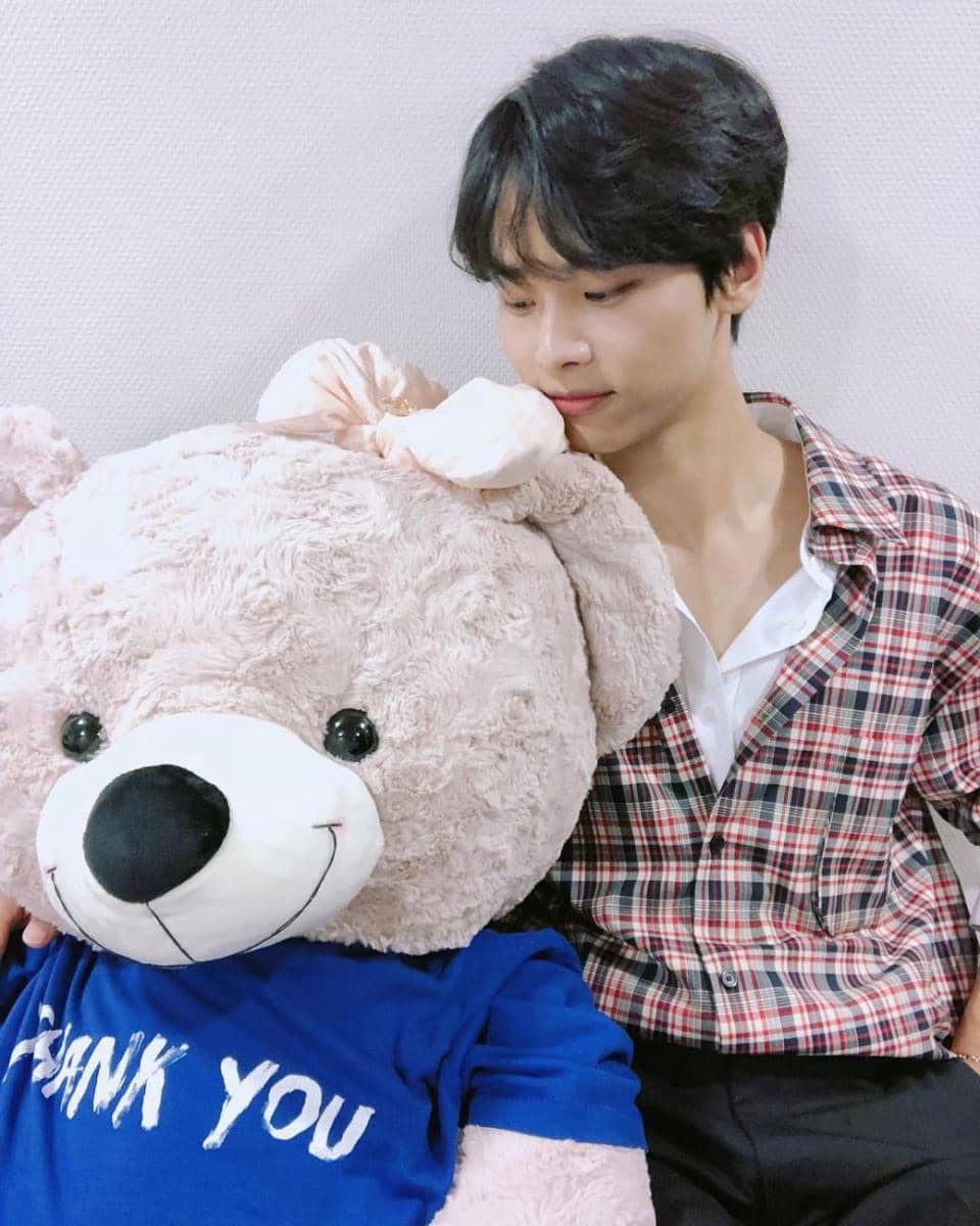 instagram.com/achahakyeon