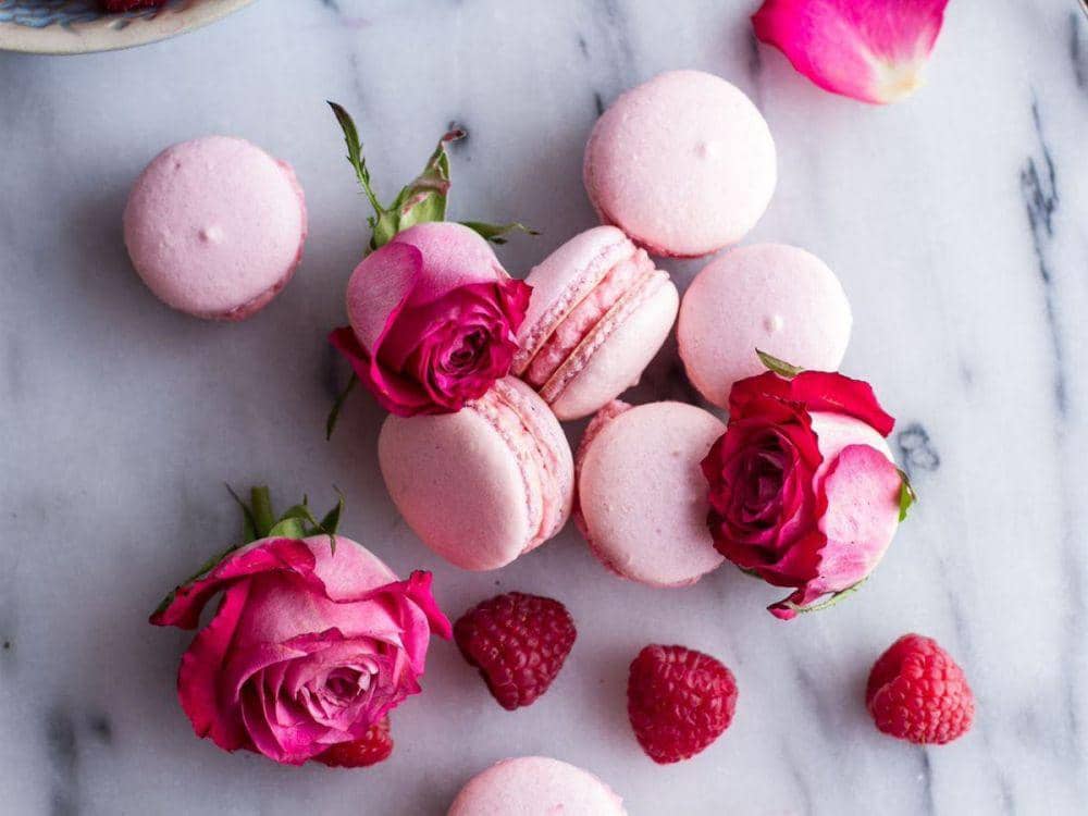 7 Dessert dari Bunga Mawar yang Lezat Sekaligus Harum Banget