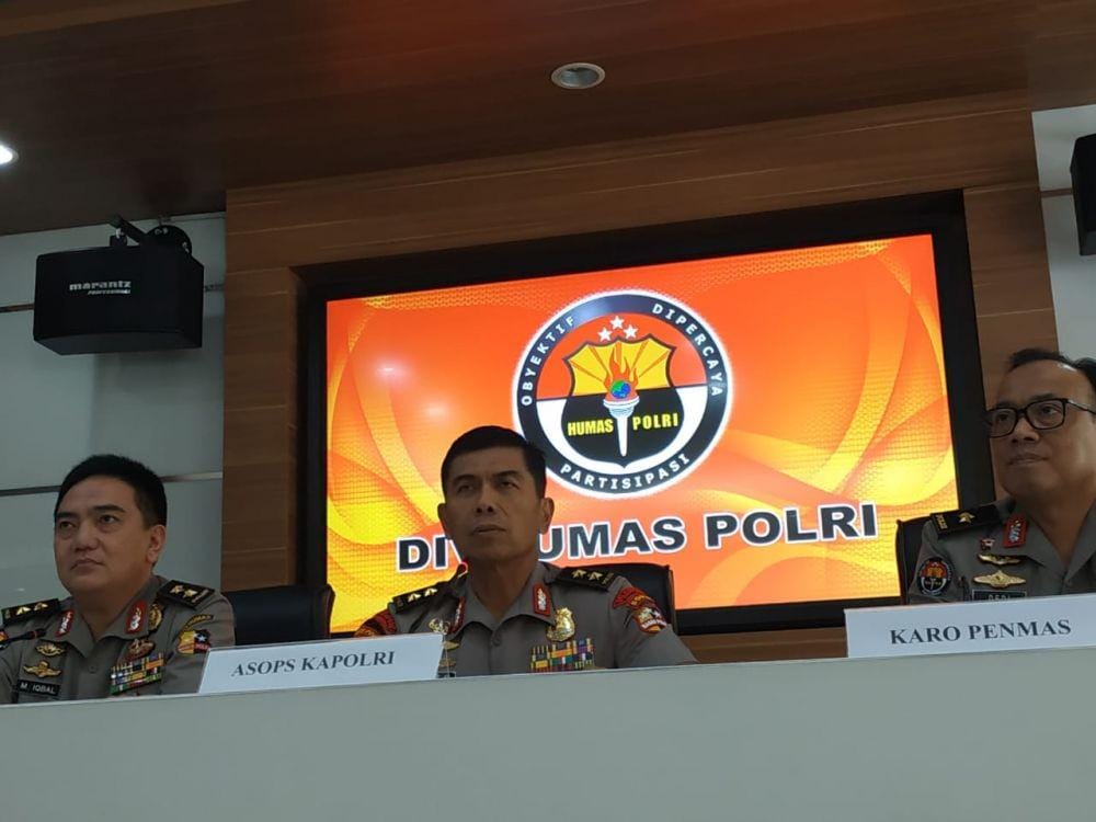 Konferensi Pers di Mabes Polri (IDN Times/Axel Jo Harianja)