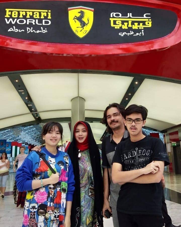 instagram.com/rinagunawan28