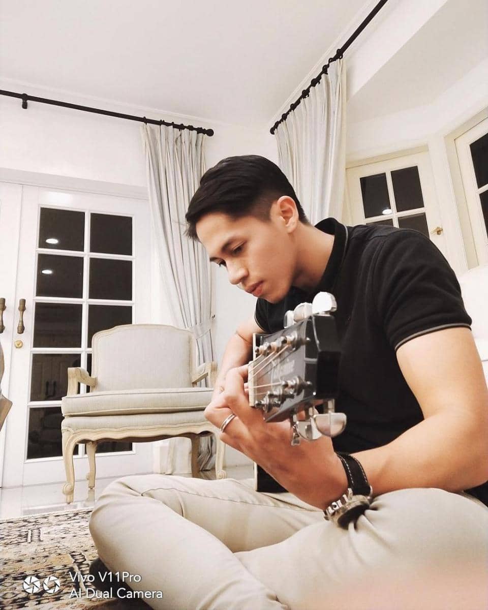 Instagram.com/arsyahrasyid