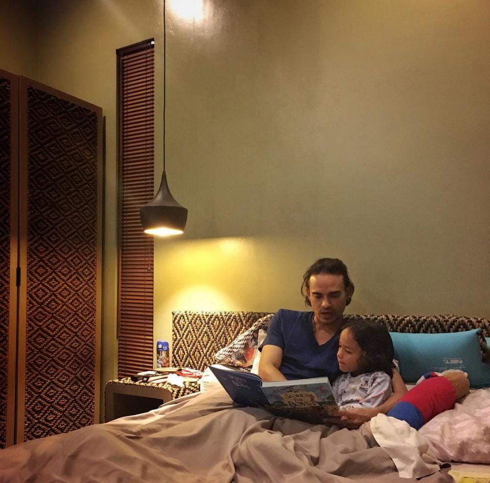 Instagram.com/ashrafsinclair