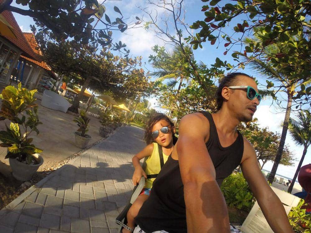 Instagram.com/ashrafsinclair