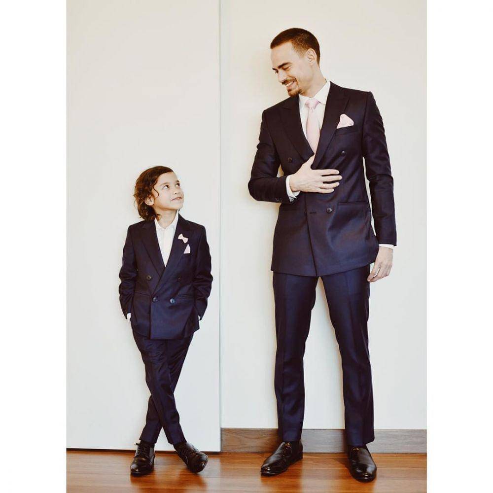 Instagram.com/ashrafsinclair