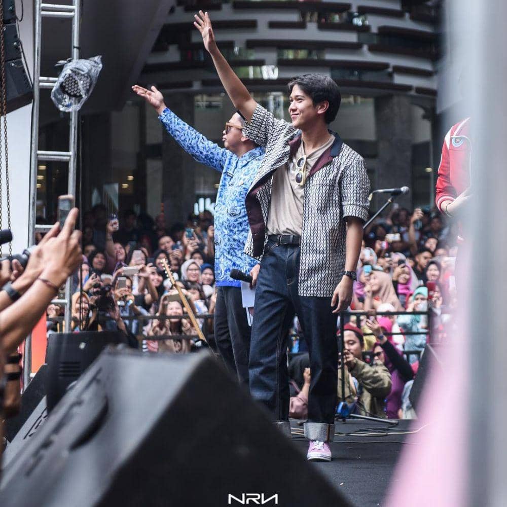 instagram.com/iqbaal.e