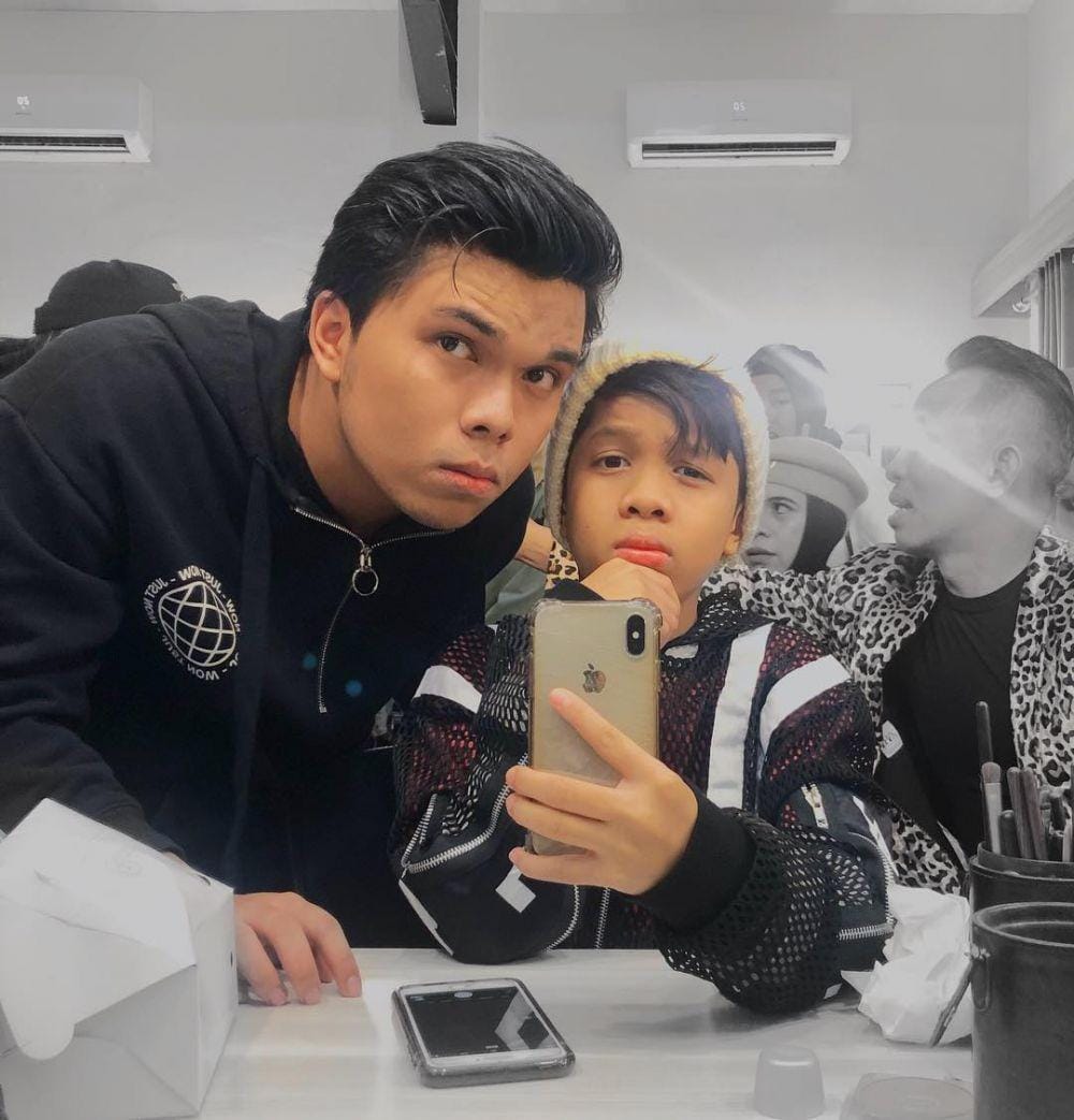 Instagram.com/thariqhalilintar