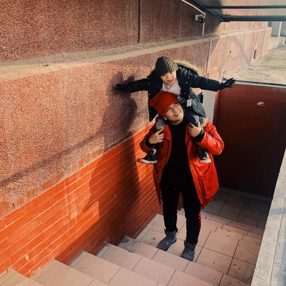 Instagram.com/thariqhalilintar