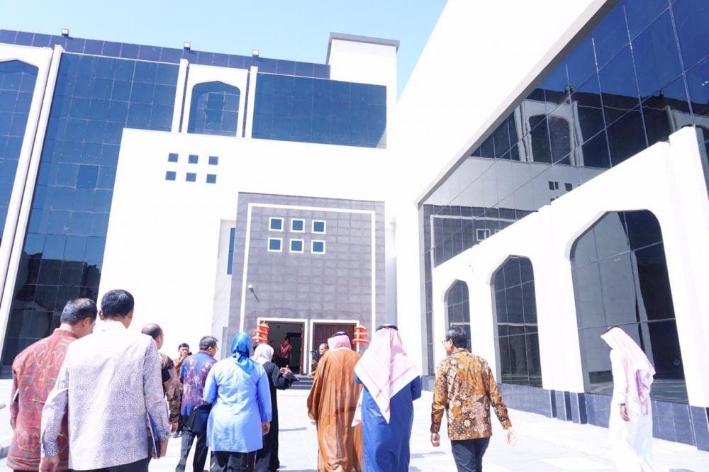 (Gedung Pelayanan Publik Satu Atap di Abu Dhabi dan Jeddah) Kementerian Luar Negeri