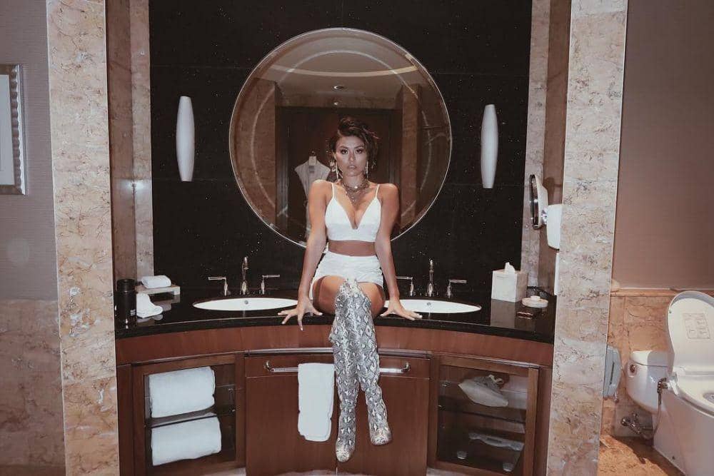 instagram.com/agnezmo