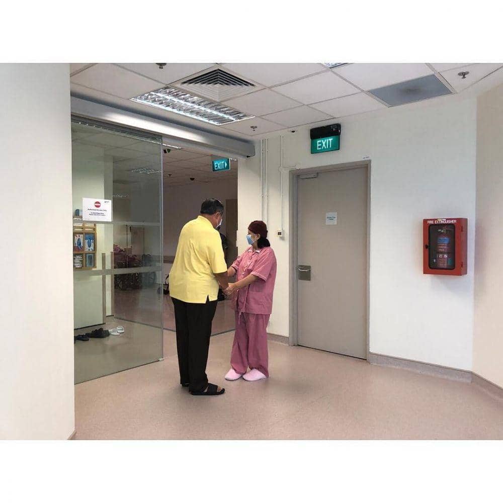 10 Momen SBY Temani Ani Yudhoyono Perawatan dengan Penuh Perhatian