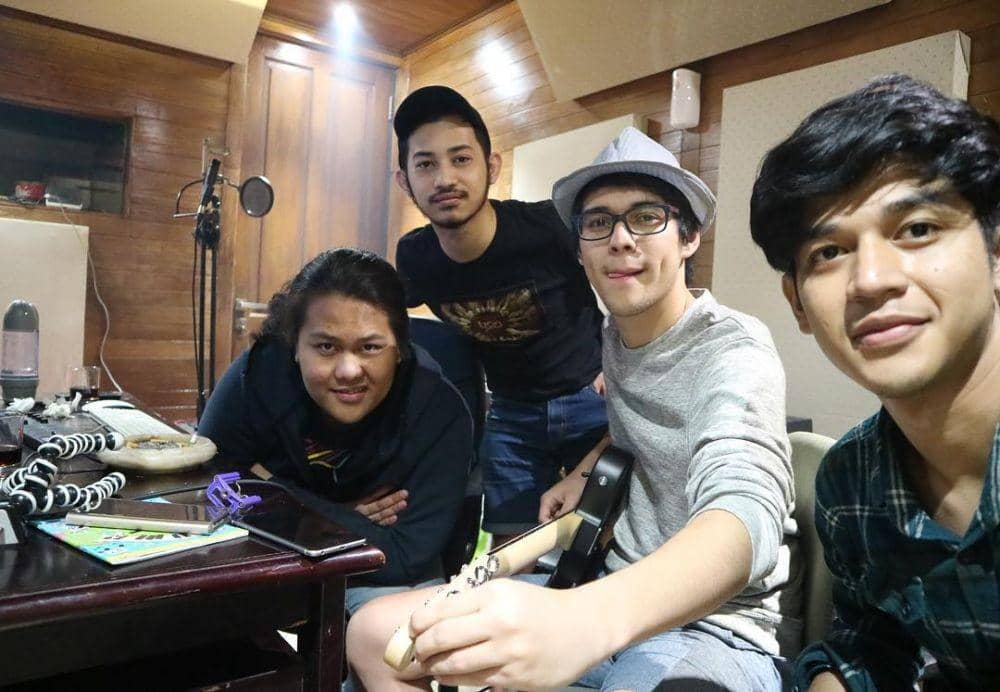 instagram.com/zeta.band