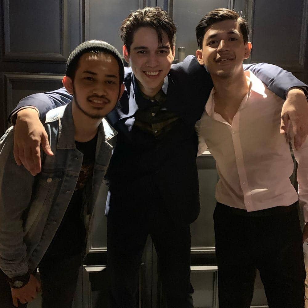 instagram.com/zeta.band