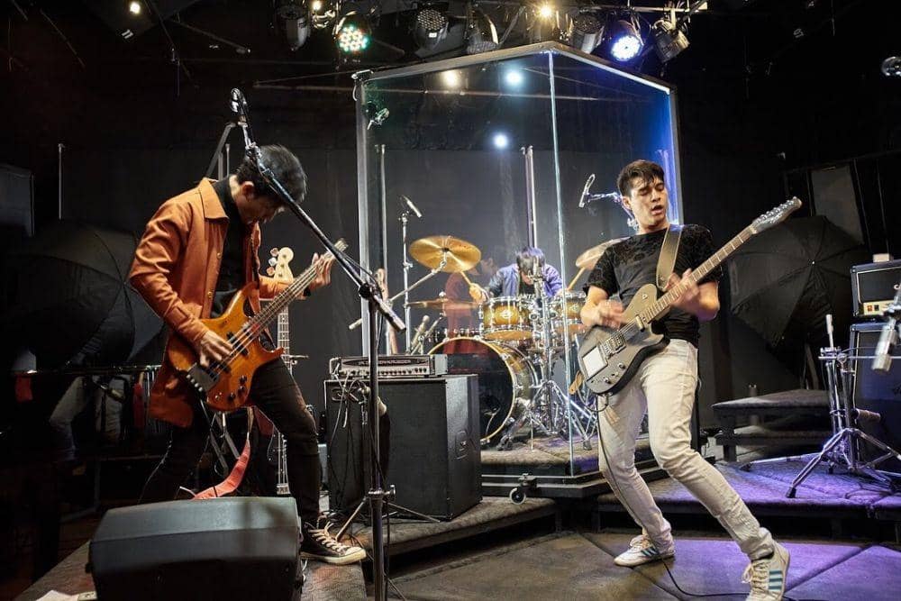 instagram.com/zeta.band