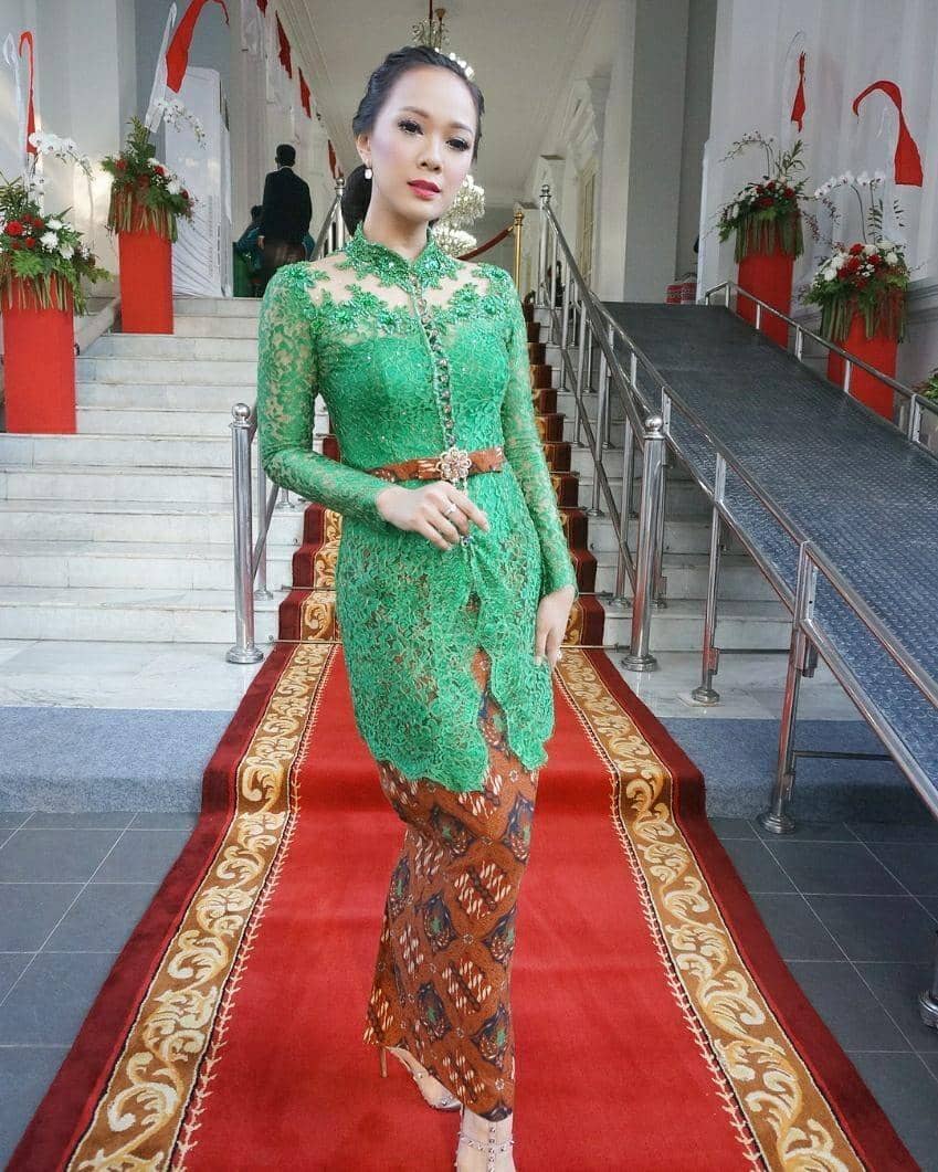 instagram.com/yuanitachrist